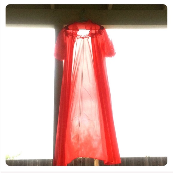 💋💔Red Sheer Vintage Dressing Gown💔💋 - Picture 7 of 7